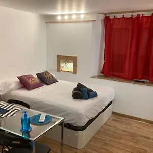 Malagueña Salerosa - Casa Mata De 1 A 4 Con Terraza O Patio Propio Apartamento Málaga